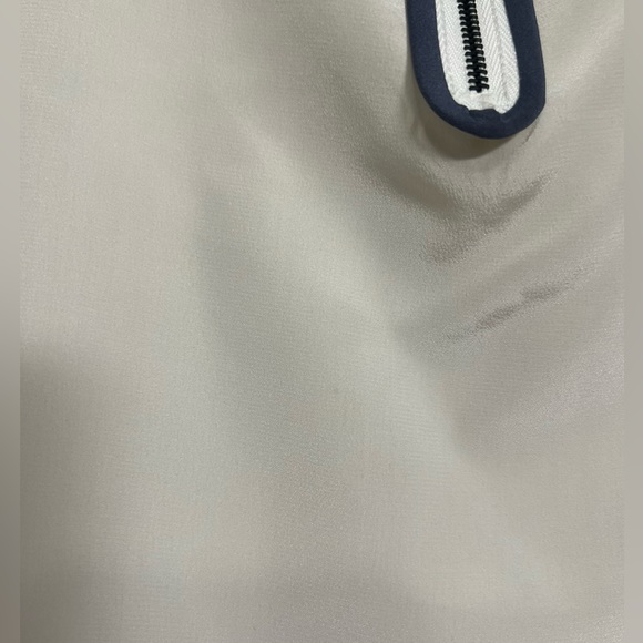 Vince Cream 100% Silk Top with Blue Trim Size Small - Boxy Fit - Picture 10 of 12